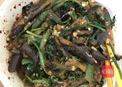烧茄子和烧辣椒凉拌的做法图解3