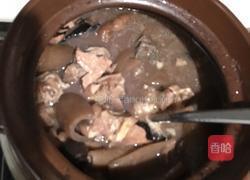 何首乌、黑豆炖猪脚的做法图解16