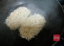 鸡蛋捞面的做法图解2