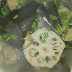 带皮排骨莲藕汤的做法[图]