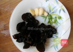 山药木耳的做法图解1