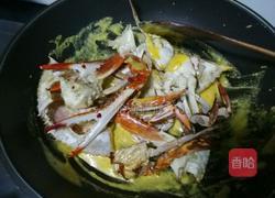 蛋黄焗蟹的做法图解12