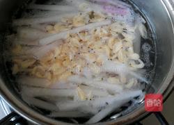 萝卜虾皮汤的做法图解2