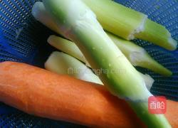 凉拌茭白笋的做法图解1