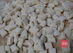 炒麻食的做法图解1