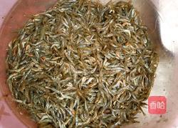 爆炒小江虾的做法图解1