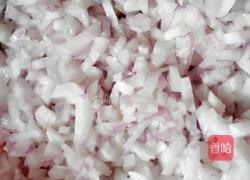 洋葱红萝卜猪肉饺子的做法图解1