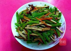 莴笋炒豆干的做法图解3