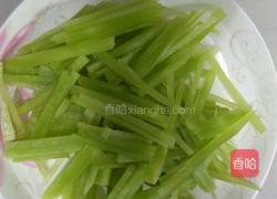 莴笋炒豆干的做法图解1