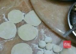 锅贴的做法图解1