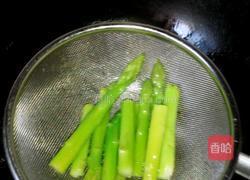 芦笋培根卷的做法图解2