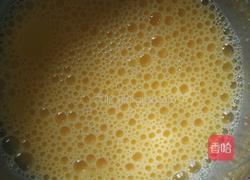 蜂蜜蒸蛋羹的做法图解2
