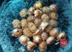 板栗鸡汤的做法图解2