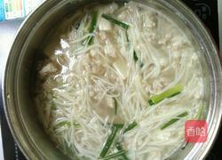 金针菇豆腐汤的做法图解11