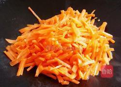 胡萝卜豆芽炒肉的做法图解7