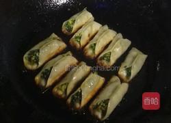 韭菜鸡蛋虾皮锅贴的做法图解11