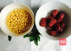Illustration of how to make red date soy milk 1