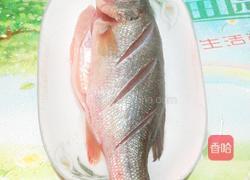 蒸鲈鱼的做法图解1