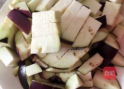 茄子炖土豆的做法图解1