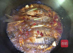 红烧鲫鱼的做法图解7