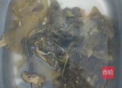 咸菜猪肉煲的做法图解1