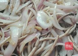 洋葱炒茶树菇的做法图解10