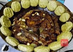 大铁锅贴饼子熬小鱼的做法图解5