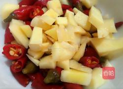 泡椒老干妈炒鸡的做法图解3