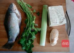 鲫鱼豆腐汤的做法图解1