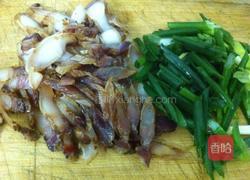 葱香腊肉的做法图解1