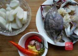 蟹炒年糕的做法图解1