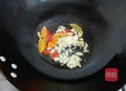 蟹炒年糕的做法图解2