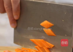 杏鲍菇炒胡萝卜的做法图解2