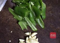 五花肉炒茭白的做法图解3