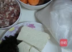 肉汤圆的做法图解1