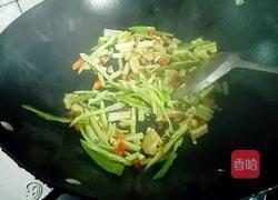 剁椒芹菜炒粉肠的做法图解9