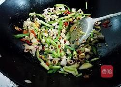 剁椒芹菜炒粉肠的做法图解11