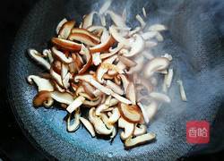 香菇滑蛋汤的做法图解9