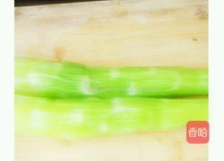 莴笋炒腊肠的做法图解1