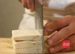 麻辣双色豆腐的做法图解1