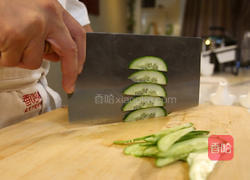 洋葱黄瓜炒鸡蛋的做法图解2