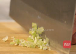 黄豆炒水疙瘩的做法图解3