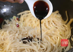 黄豆炒水疙瘩的做法图解7