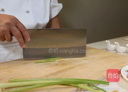 芹菜拌腐竹的做法图解1