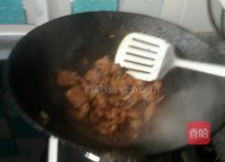 肉片炒蒜黄的做法图解3