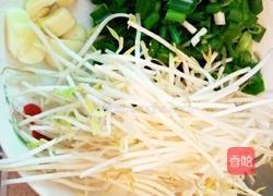 木耳腐竹炒粉丝的做法图解2