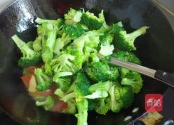 西红柿炒西兰花的做法图解7