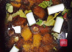 胡萝卜香菇土豆排骨汤的做法图解5