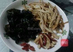 金针云耳蒸滑鸡的做法图解2