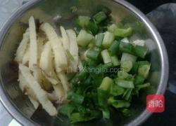 金针云耳蒸滑鸡的做法图解3